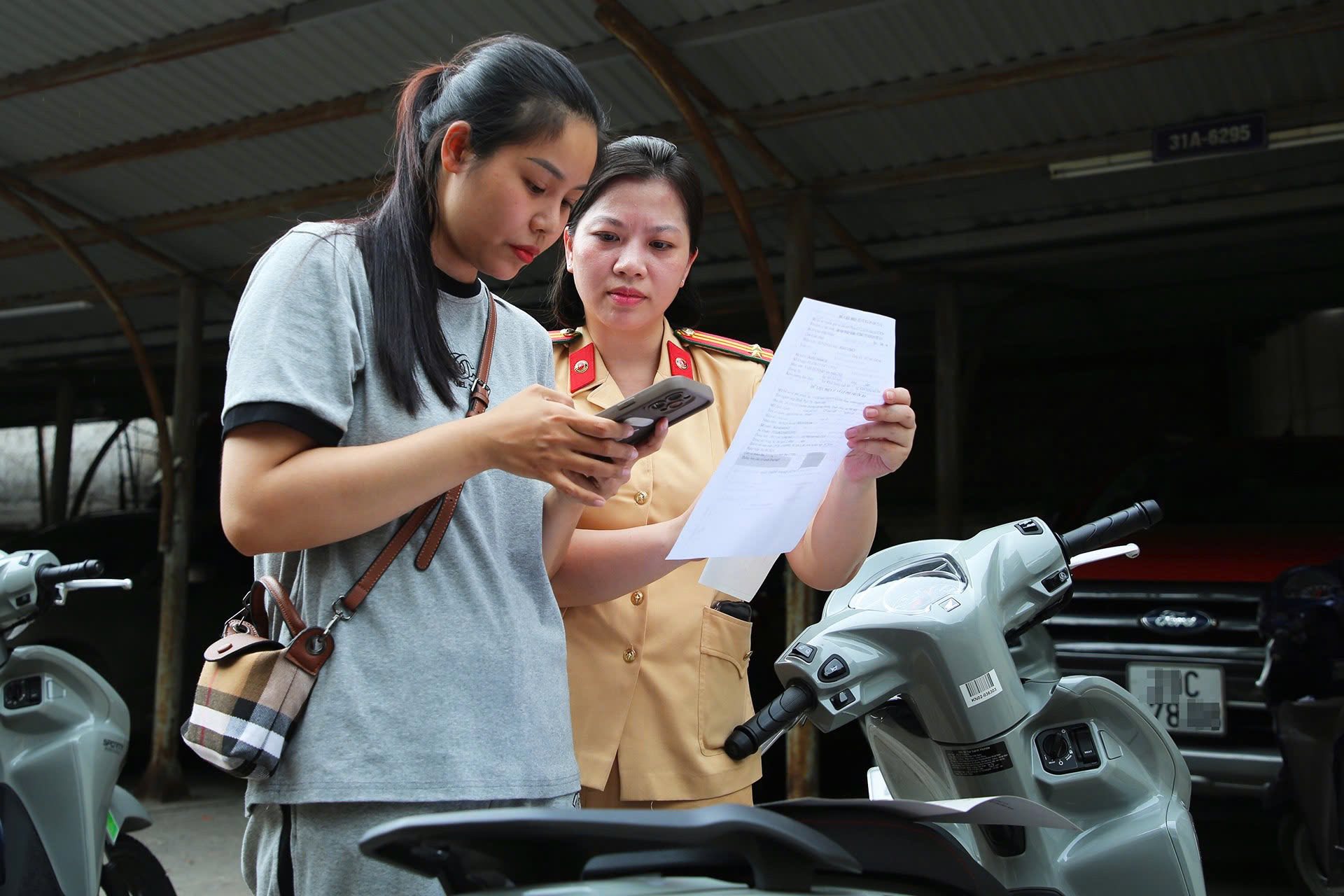 Hôm nay một quyết định quan trọng liên quan đến hàng chục triệu ô tô, xe máy chính thức có hiệu lực - Ảnh 2.