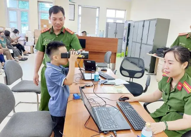 Người dân có cần đổi Căn cước sau khi điều chỉnh địa giới hành chính không? - Ảnh 1.