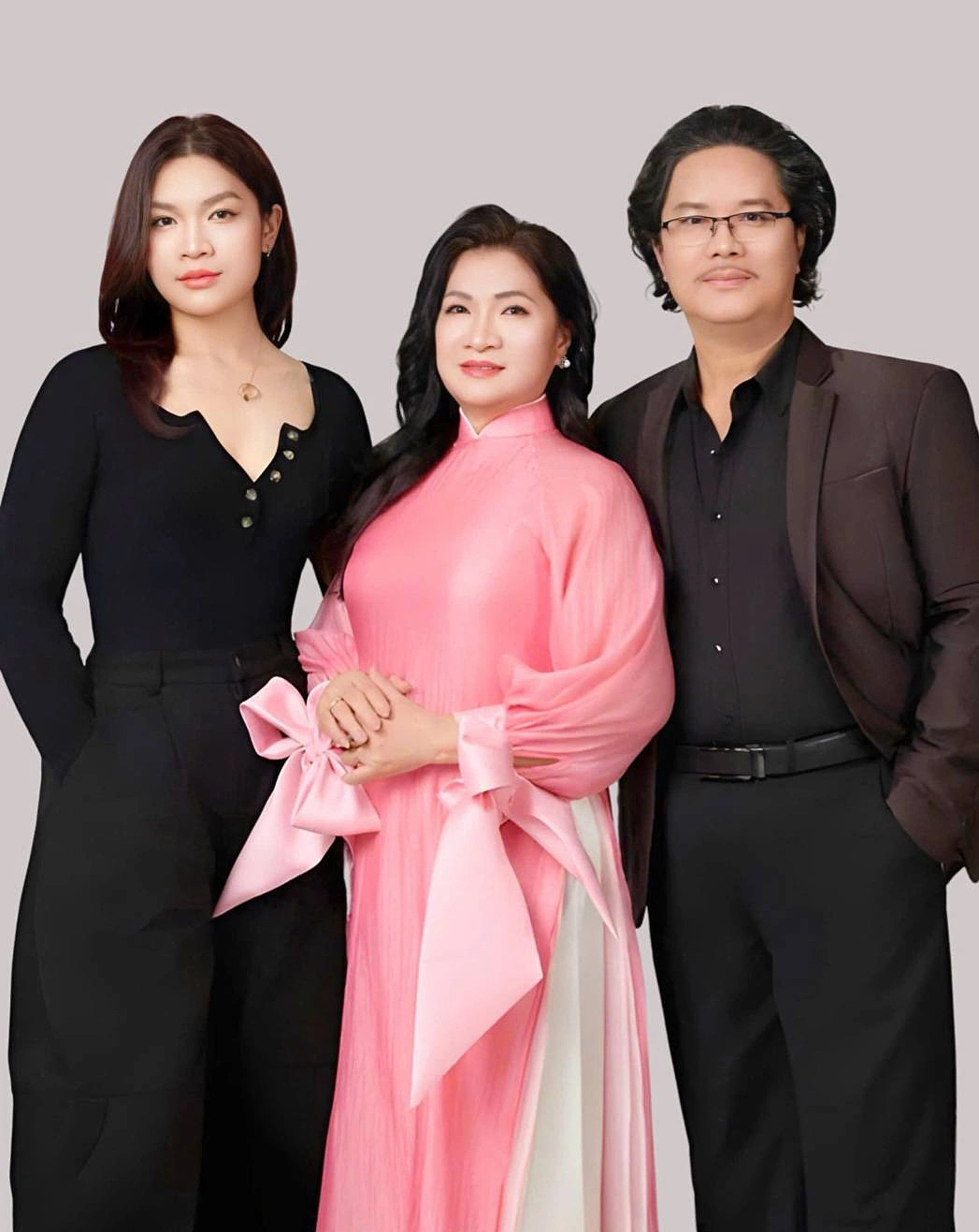 Tài tử màn ảnh một thời lấy vợ gần 20 năm không ai biết, tuổi 63 có 2 căn nhà, hôn nhân viên mãn - Ảnh 3.