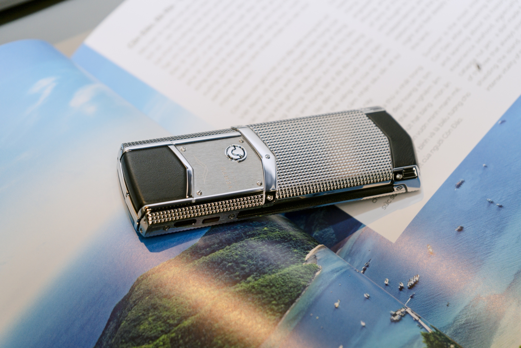 Có thật: Khách Việt chi 800 triệu đồng mua chiếc điện thoại, giá ngang ô tô nhưng không có 5G, AI- Ảnh 3.