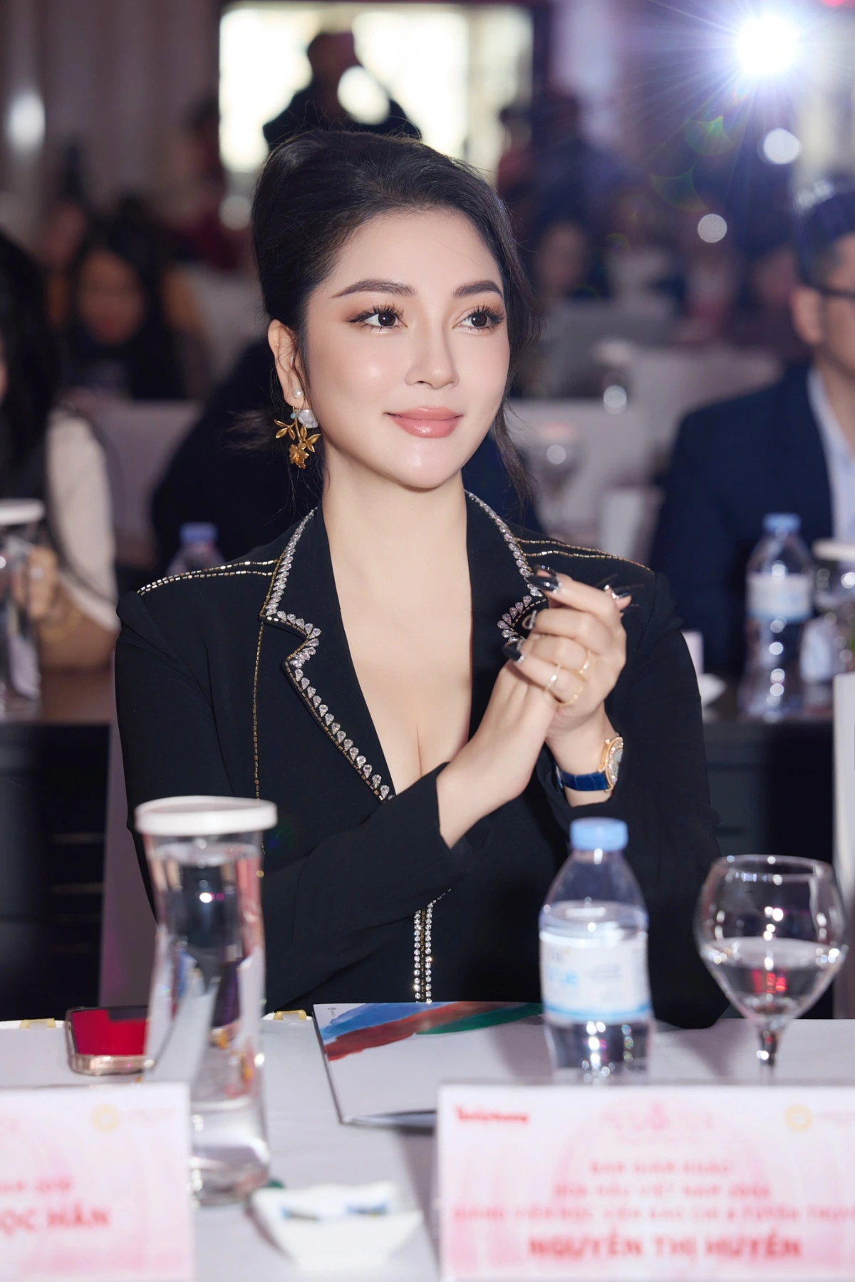 Hoa hậu nổi tiếng cả nước, quê Hải Phòng tóc ngắn cũng đẹp mê mẩn - Ảnh 1.