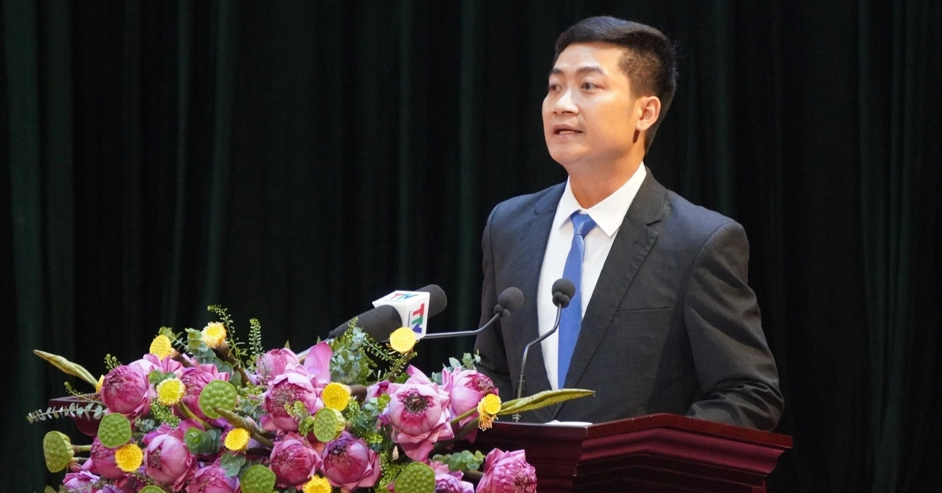 Bí thư xã trẻ nhất thanh hóa: Phó giáo sư Đoàn Văn Trường tại Pù Nhi - Ảnh 1.