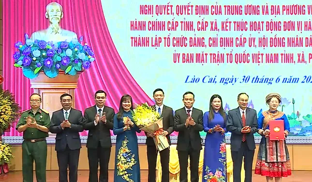 Công bố nhân sự lãnh đạo các tỉnh, thành mới sau sáp nhập - Ảnh 3. Công bố nhân sự lãnh đạo các tỉnh, thành mới sau sáp nhập - Ảnh 7.