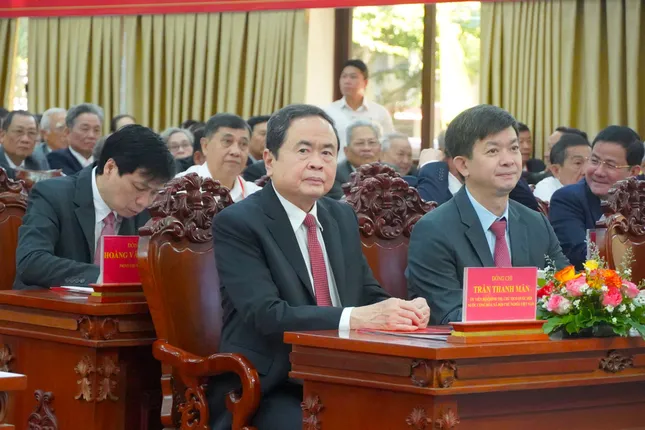 Công bố nhân sự lãnh đạo các tỉnh, thành mới sau sáp nhập - Ảnh 4. Công bố nhân sự lãnh đạo các tỉnh, thành mới sau sáp nhập - Ảnh 8.