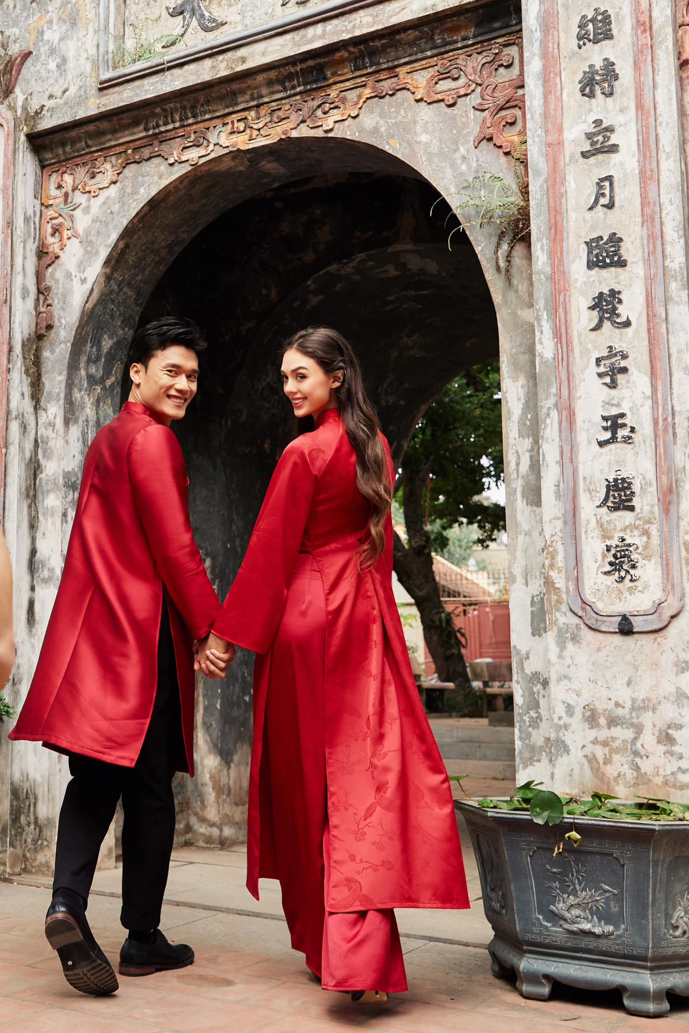 Công Vinh-Thuỷ Tiên, Công Phượng-Hoà Minzy và những cặp đôi cầu thủ - mỹ nhân showbiz gây sốt 1 thời giờ ra sao?- Ảnh 7.