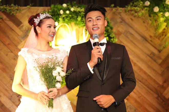 Công Vinh-Thuỷ Tiên, Công Phượng-Hoà Minzy và những cặp đôi cầu thủ - mỹ nhân showbiz gây sốt 1 thời giờ ra sao?- Ảnh 2.