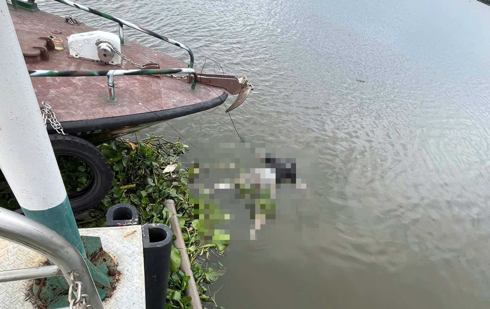 Phát hiện 2 thi thể trên sông Sài Gòn gây chấn động người dân TP HCM - Ảnh 2. Phát hiện 2 thi thể trên sông Sài Gòn gây chấn động người dân TP HCM - Ảnh 2.