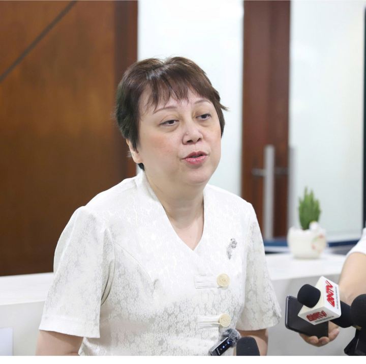 Bà Phạm Khánh Phong Lan thông tin về vụ c . P . Bán thịt heo bẩn tại TP . HCM - Ảnh 1. Bà Phạm Khánh Phong Lan thông tin về vụ c . P . Bán thịt heo bẩn tại TP . HCM - Ảnh 1.
