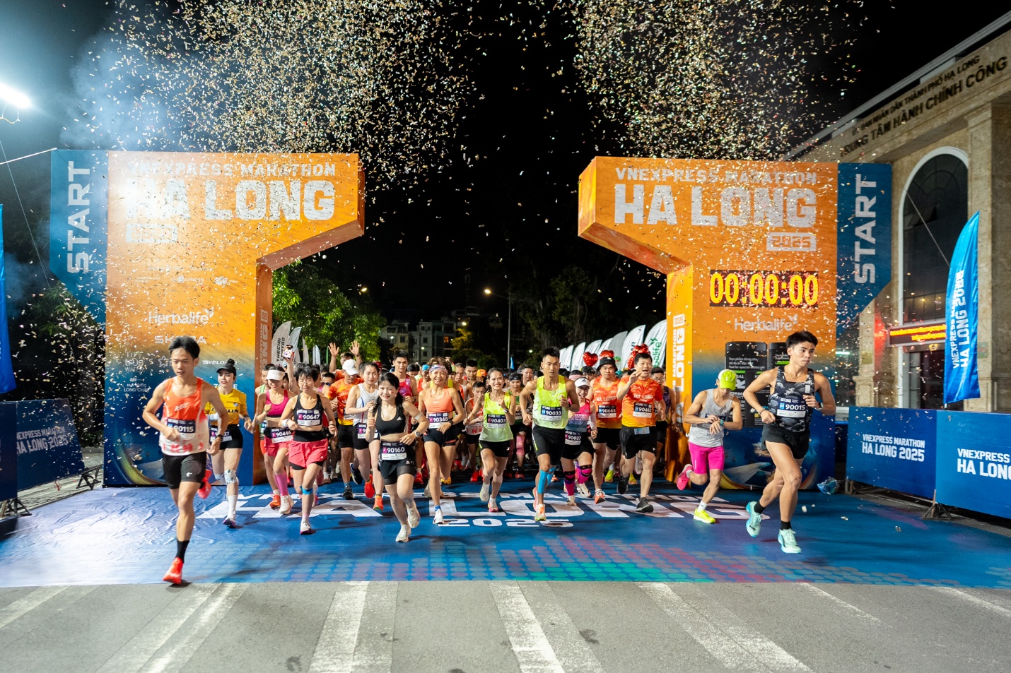 Herbalife Việt Nam tiếp tục đồng hành cùng VnExpress Marathon Hạ Long 2025 - Ảnh 1.