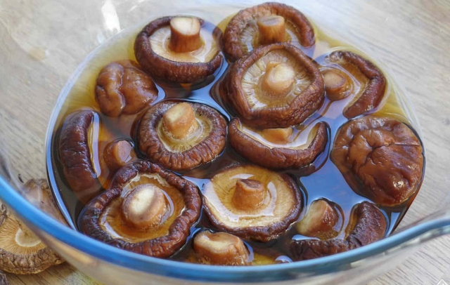 4 thực phẩm không cần rửa SẠCH trước khi nấu để tránh vi khuẩn - Ảnh 2.