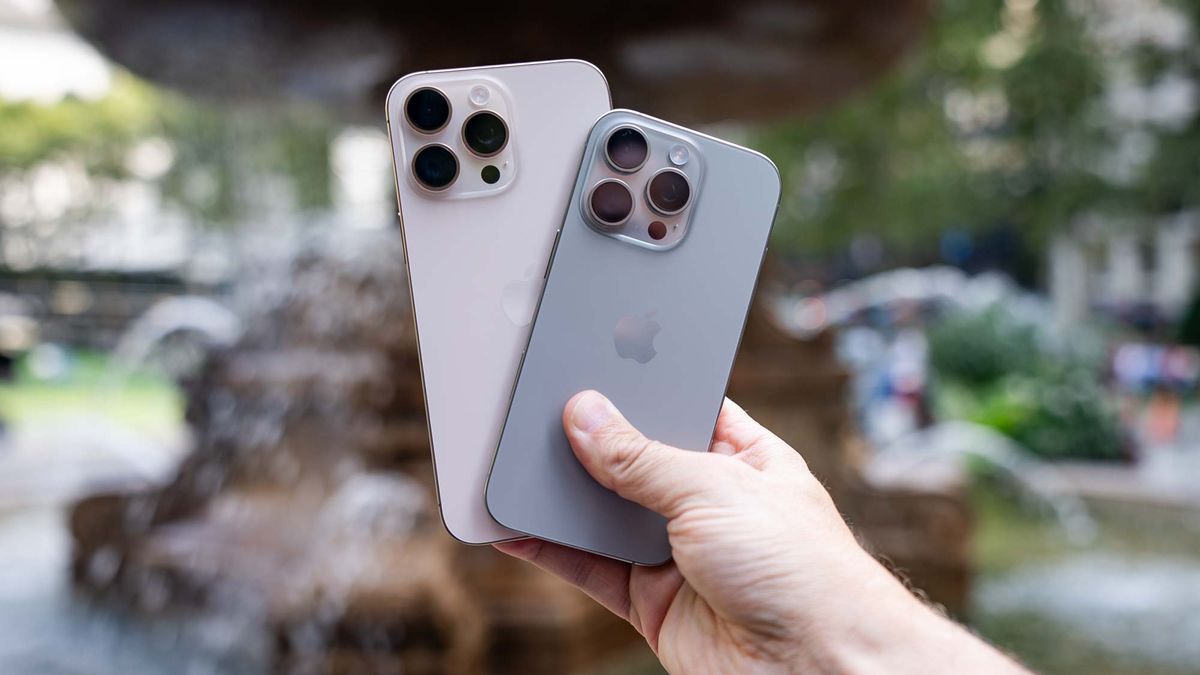 Đầu tháng 6, iPhone 16 Pro Max giảm sốc hơn 5 triệu, xe máy điện VinFast kèm loạt ưu đãi: Chuyện gì vậy?- Ảnh 1.