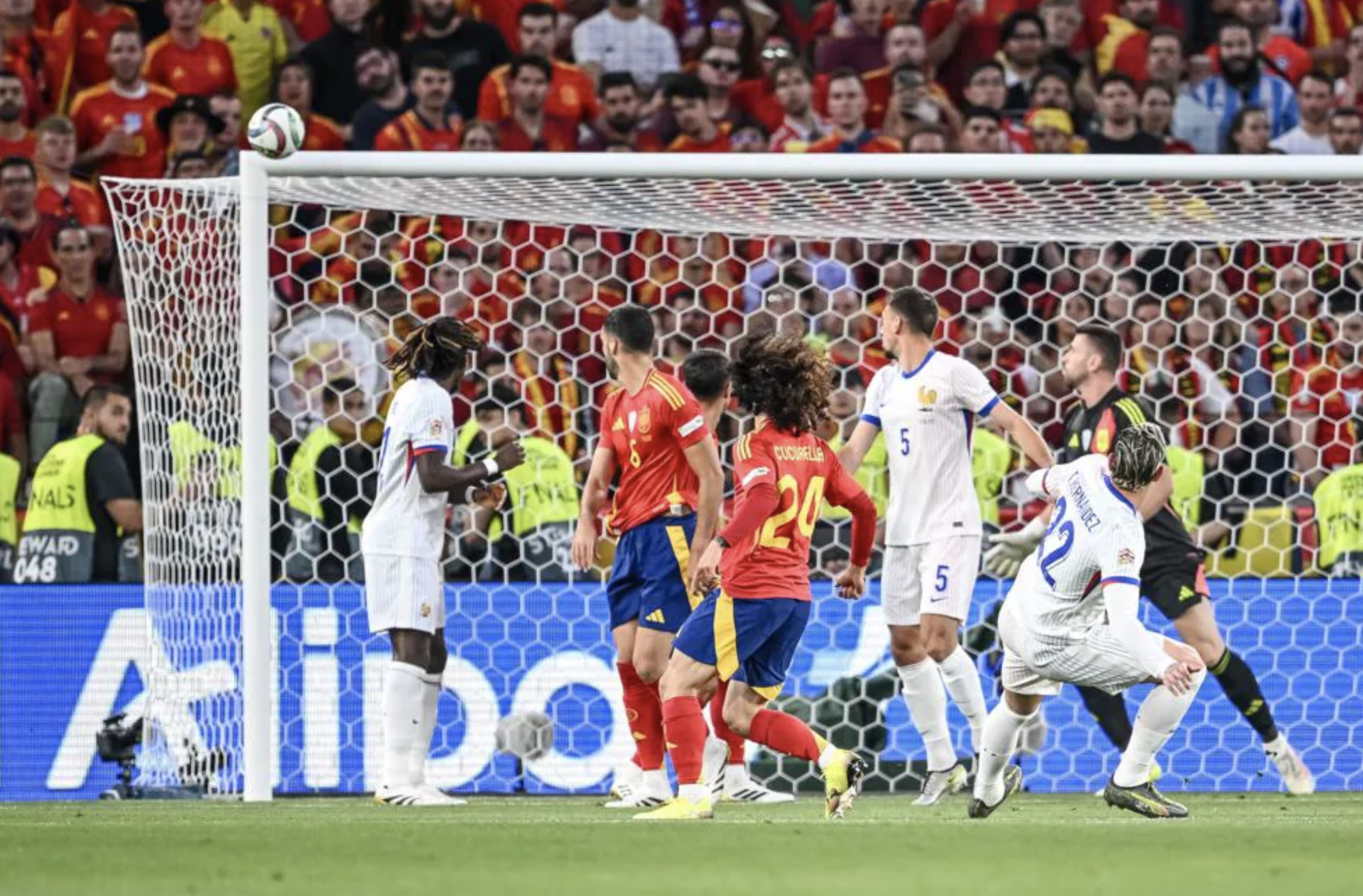 Yamal tỏa s&aacute;ng trong "đại tiệc" 9 b&agrave;n, T&acirc;y Ban Nha thắng Ph&aacute;p b&aacute;n kết Nations League- Ảnh 2.