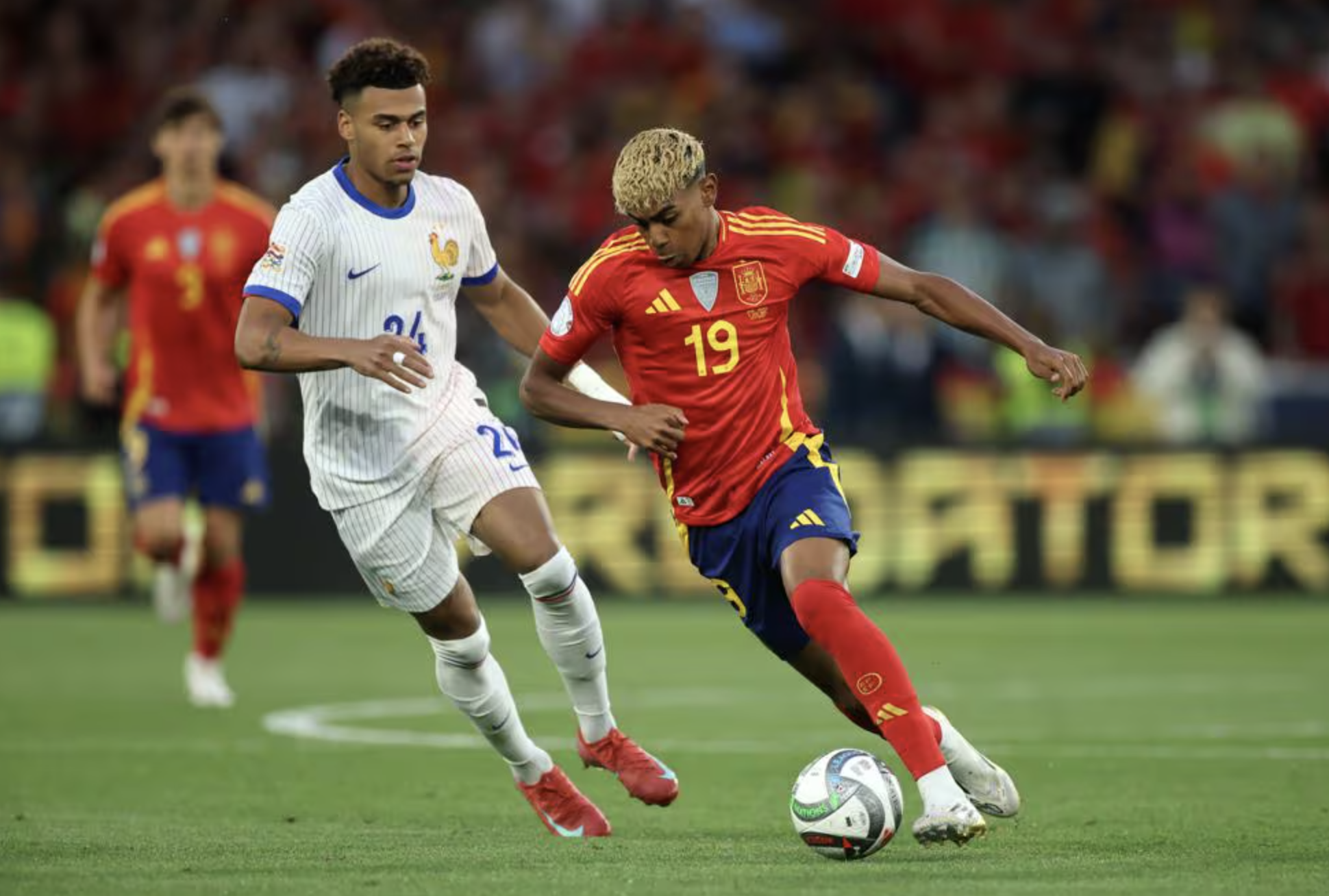 Yamal tỏa s&aacute;ng trong "đại tiệc" 9 b&agrave;n, T&acirc;y Ban Nha thắng Ph&aacute;p b&aacute;n kết Nations League- Ảnh 1.