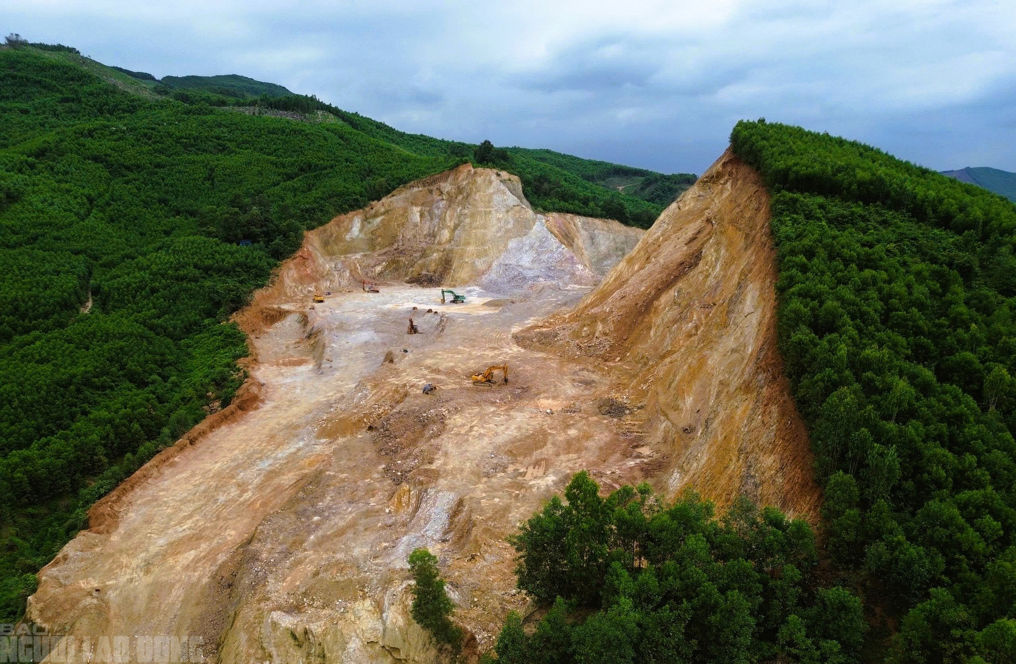 Tuấn thần đèn và vụ khai thác đất trái phép với khối lượng lớn tại thanh hóa - Ảnh 4.