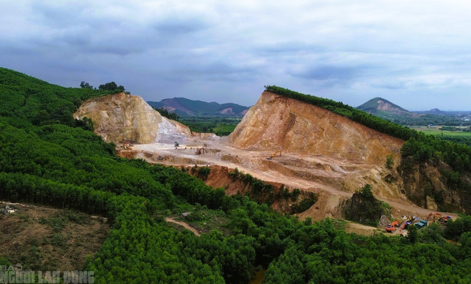 Tuấn thần đèn và vụ khai thác đất trái phép với khối lượng lớn tại thanh hóa - Ảnh 6.