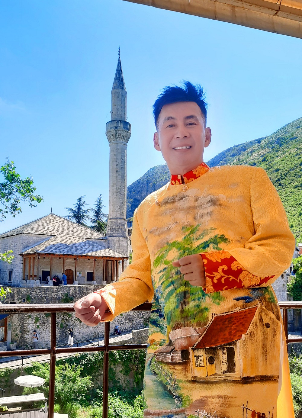 Một trong “Tứ đại thiên vương” Việt Nam: Ở nhà hơn 2.000 cây vàng tại quận 3, nghỉ hát làm blogger du lịch - Ảnh 1.