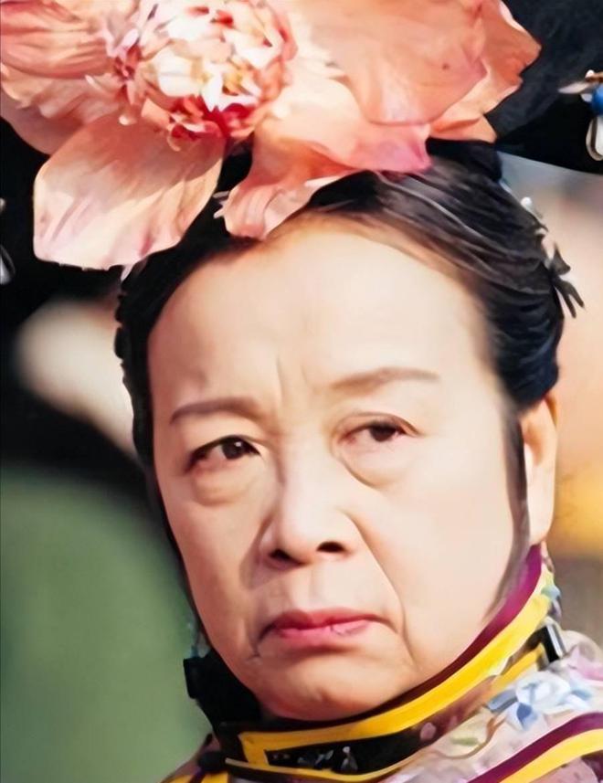 “Dung ma ma” bị công chúng căm ghét, ném trứng thối giờ ra sao?- Ảnh 1. “Dung ma ma” bị công chúng căm ghét, ném trứng thối giờ ra sao?- Ảnh 1.