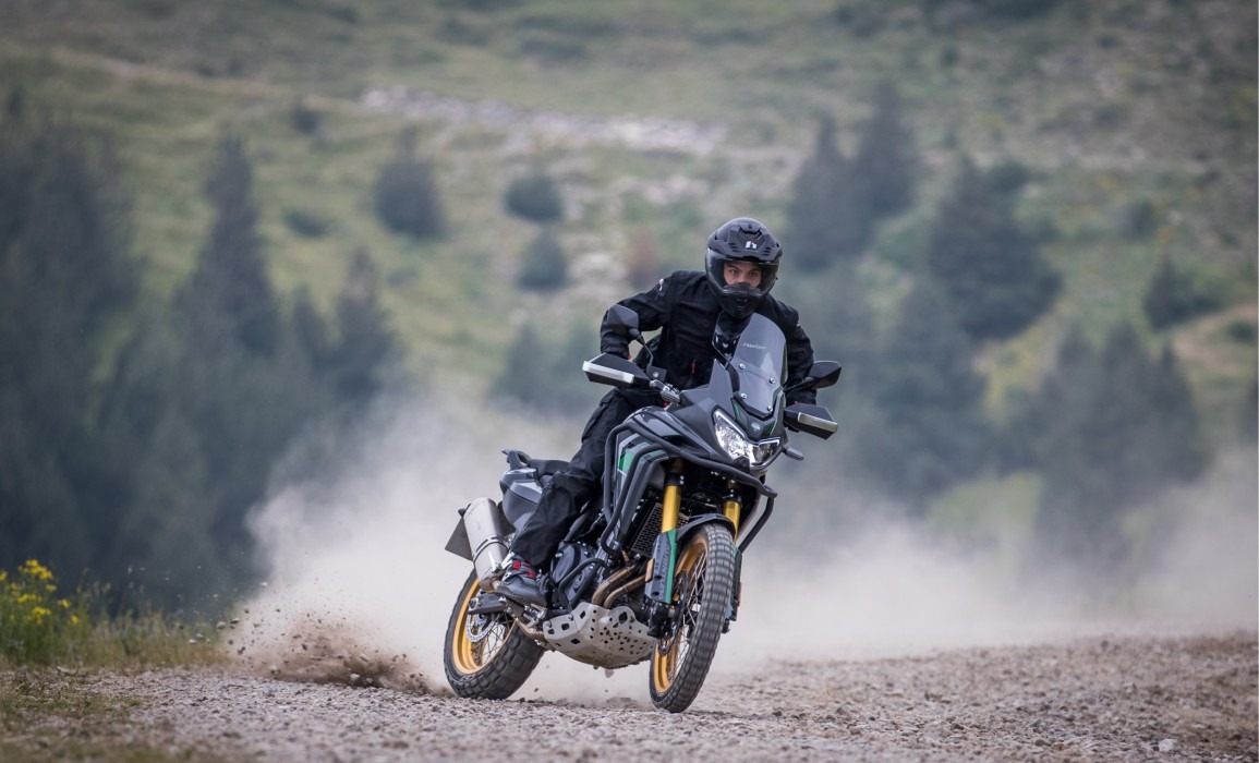 Sao chép thiết kế của nhà Honda, nhưng mẫu xe này có thể đi được 1.000 km khi đổ đầy bình- Ảnh 2.