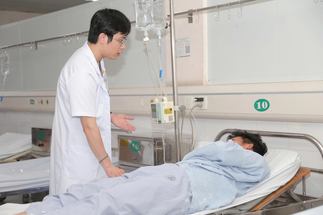 Hà Nội: Nam thanh niên suy thận cấp do mắc 1 sai lầm trong ngày nắng nóng- Ảnh 1.