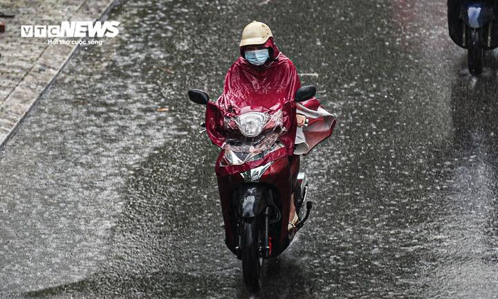 Dự báo thời tiết Hà Nội 10 ngày tới: Nóng bức và mưa rào đan xen - Ảnh 1. Dự báo thời tiết Hà Nội 10 ngày tới: Nóng bức và mưa rào đan xen - Ảnh 1.