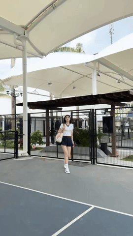 Hoa hậu Đỗ Hà khoe chân dài thẳng tắp trên sân pickleball, phong thái khác hẳn lúc đi chợ cùng bạn trai thiếu gia- Ảnh 1.