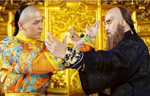 Ngao Bái vừa nhìn thấy Khang Hy liền cởi áo: Hoàng đế bật khóc nức nở và đưa ra yêu cầu này - Ảnh 6.
