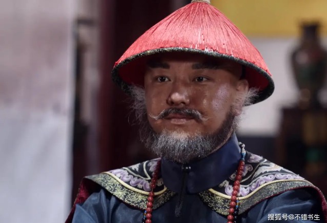 Ngao Bái vừa nhìn thấy Khang Hy liền cởi áo: Hoàng đế bật khóc nức nở và đưa ra yêu cầu này - Ảnh 1.