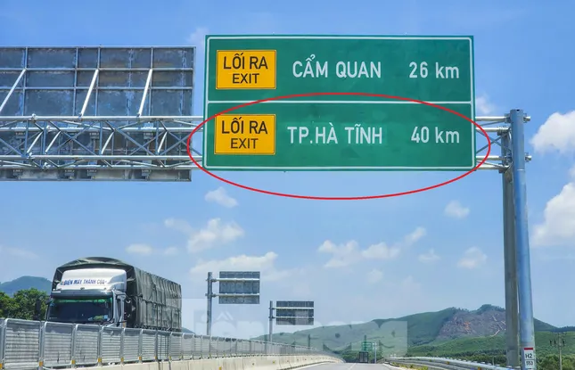 Biển báo cao tốc Hà Tĩnh được điều chỉnh tên địa danh ‘ lạ ’ sau phản ánh của tài xế - Ảnh 2.