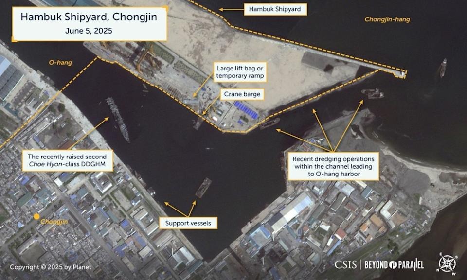 Triều Tiên báo tin vui về tàu chiến "khủng" gặp sự cố hạ thủy- Ảnh 2. Triều Tiên báo tin vui về tàu chiến "khủng" gặp sự cố hạ thủy- Ảnh 2.