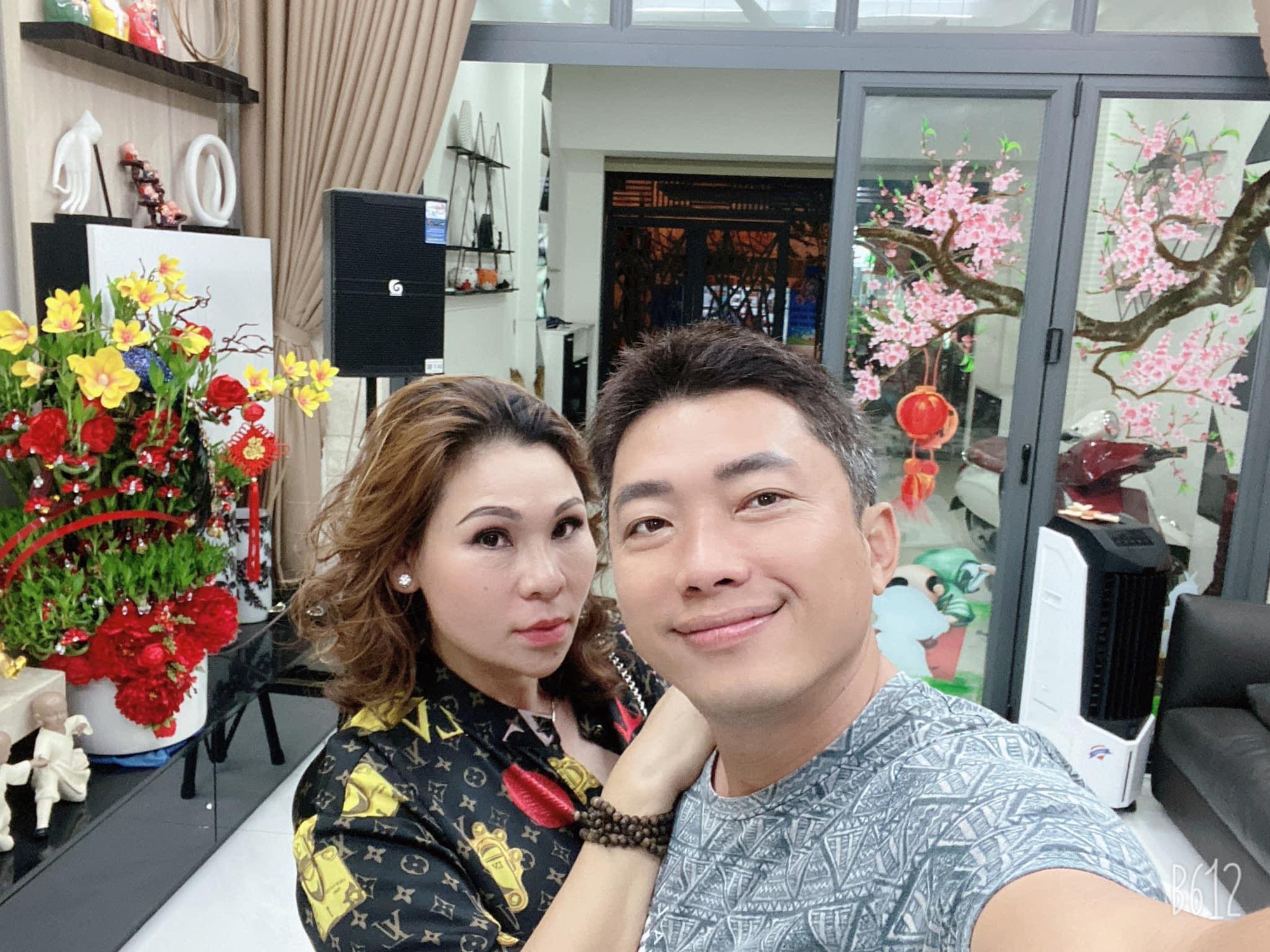 Động thái của diễn viên Kinh Quốc trước một ngày vợ đại gia Vũng Tàu bị tuyên án tù - Ảnh 4.