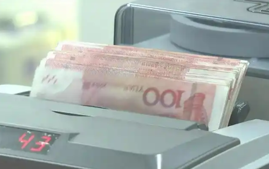 Nữ thủ qũy lương thấp nhưng sống xa hoa: Chiêu thức chiếm đoạt 210 tỷ đồng - Ảnh 1.