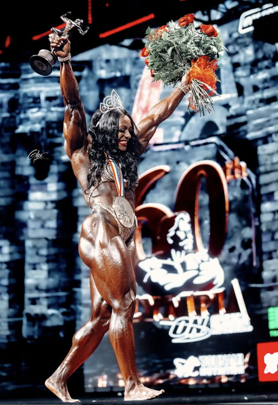 Từ Angela Phương Trinh g&acirc;y sốc với body đ&ocirc; con đến loạt mỹ nh&acirc;n cơ bắp khiến MXH dậy s&oacute;ng- Ảnh 8.