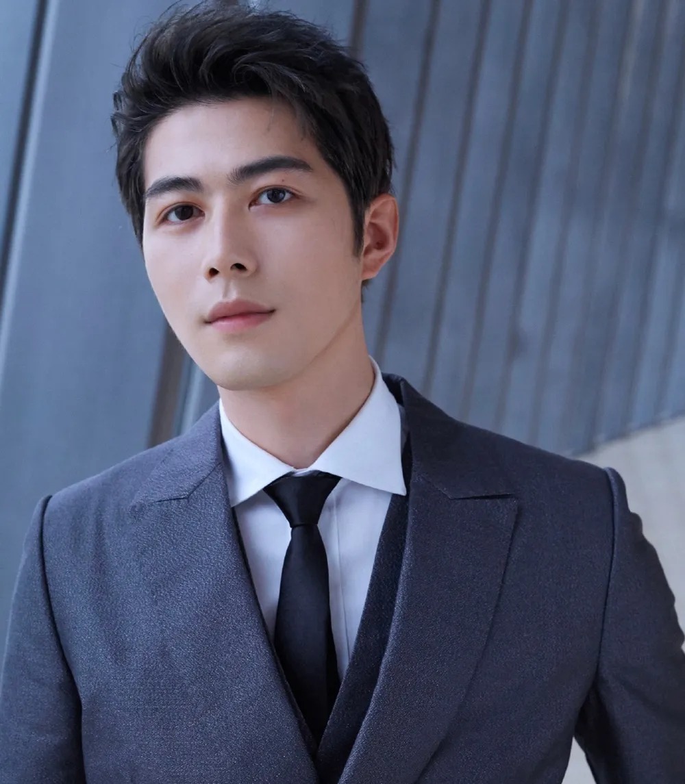 Kinh hoàng nam diễn viên số khổ nhất showbiz bị xe cán nát chân, liên tục lên bàn mổ để giữ mạng 2 năm qua - Ảnh 3. Kinh hoàng nam diễn viên số khổ nhất showbiz bị xe cán nát chân, liên tục lên bàn mổ để giữ mạng 2 năm qua - Ảnh 3.