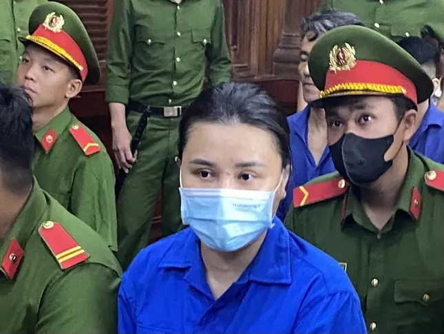 Vụ Hoài DJ cầm đầu đường dây ma túy: Chủ tọa bất ngờ đặt 4 câu hỏi cho đại diện Viện kiểm sát- Ảnh 2.