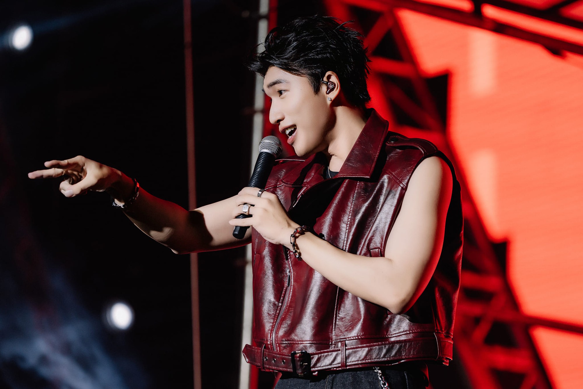Em Xinh trẻ nhất show Say Hi xin lỗi HIEUTHUHAI- Ảnh 5.