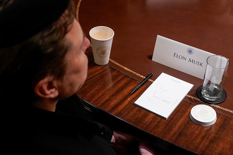 Mối Quan Hệ Giữa Tỷ Phú Elon Musk Và Tổng Thống Trump Qua Ảnh Mối Quan Hệ Giữa Tỷ Phú Elon Musk Và Tổng Thống Trump Qua Ảnh - Ảnh 11.