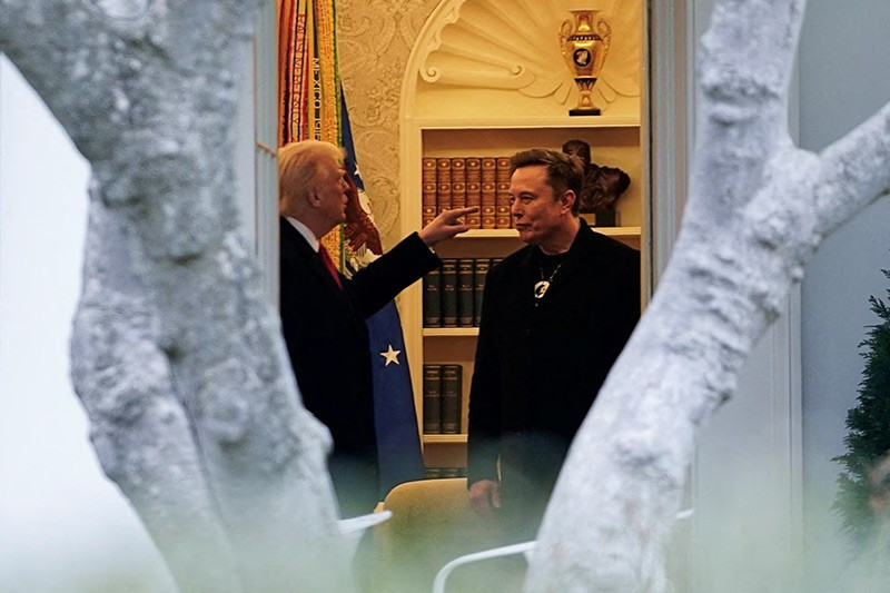 Mối Quan Hệ Giữa Tỷ Phú Elon Musk Và Tổng Thống Trump Qua Ảnh Mối Quan Hệ Giữa Tỷ Phú Elon Musk Và Tổng Thống Trump Qua Ảnh - Ảnh 5.