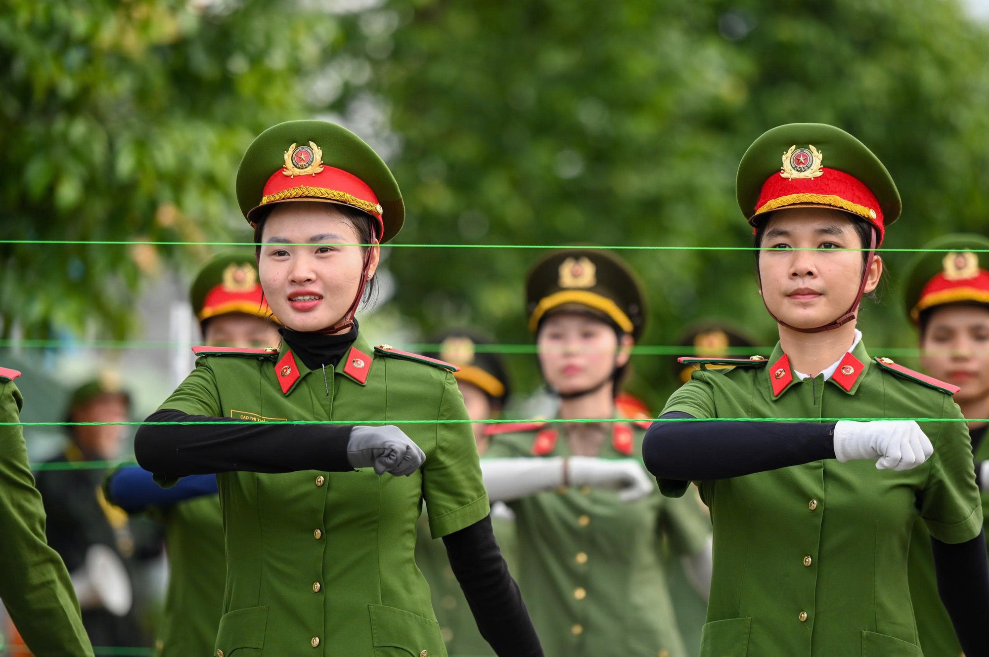 Cận cảnh “ bông hoa thép ” luyện tập diễu binh chuẩn bị Quốc khánh 2 - 9 - Ảnh 2.