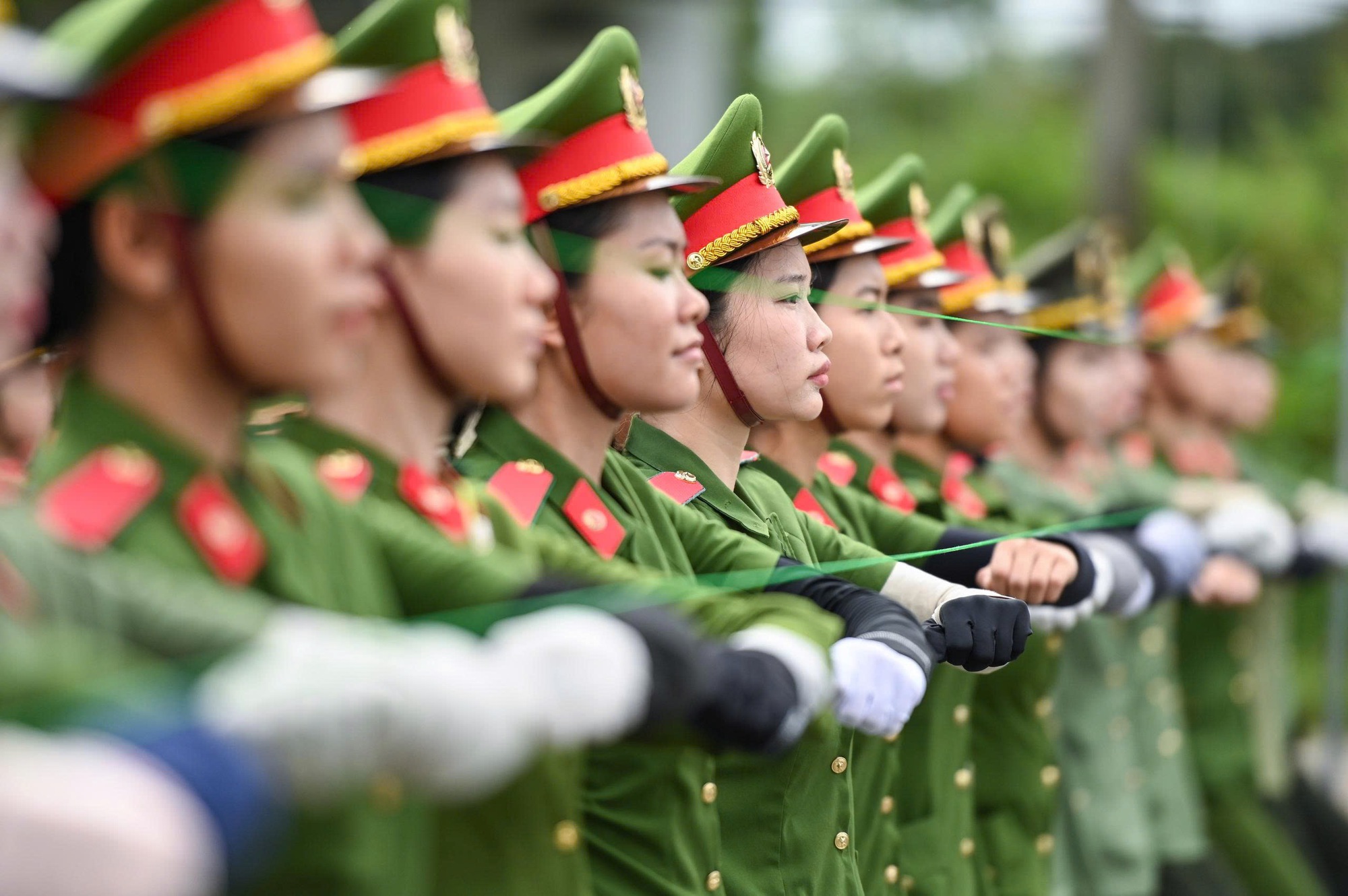 Cận cảnh “ bông hoa thép ” luyện tập diễu binh chuẩn bị Quốc khánh 2 - 9 - Ảnh 5.