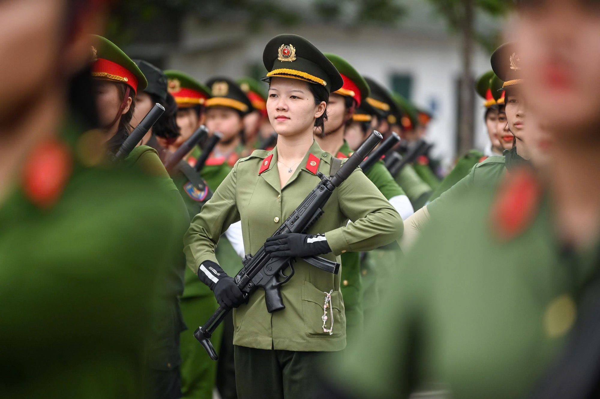 Cận cảnh “ bông hoa thép ” luyện tập diễu binh chuẩn bị Quốc khánh 2 - 9 - Ảnh 7.