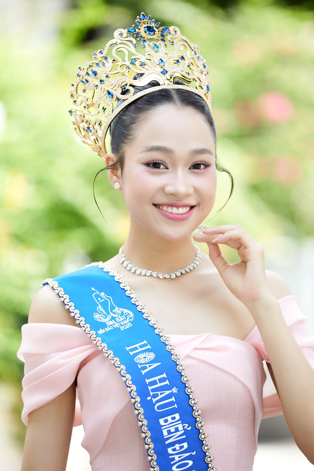 Hoa hậu Mỹ Linh: “Nếu có điều kiện, tôi sẽ đi sửa mũi” - Ảnh 1. Hoa hậu Mỹ Linh: “Nếu có điều kiện, tôi sẽ đi sửa mũi” - Ảnh 1.