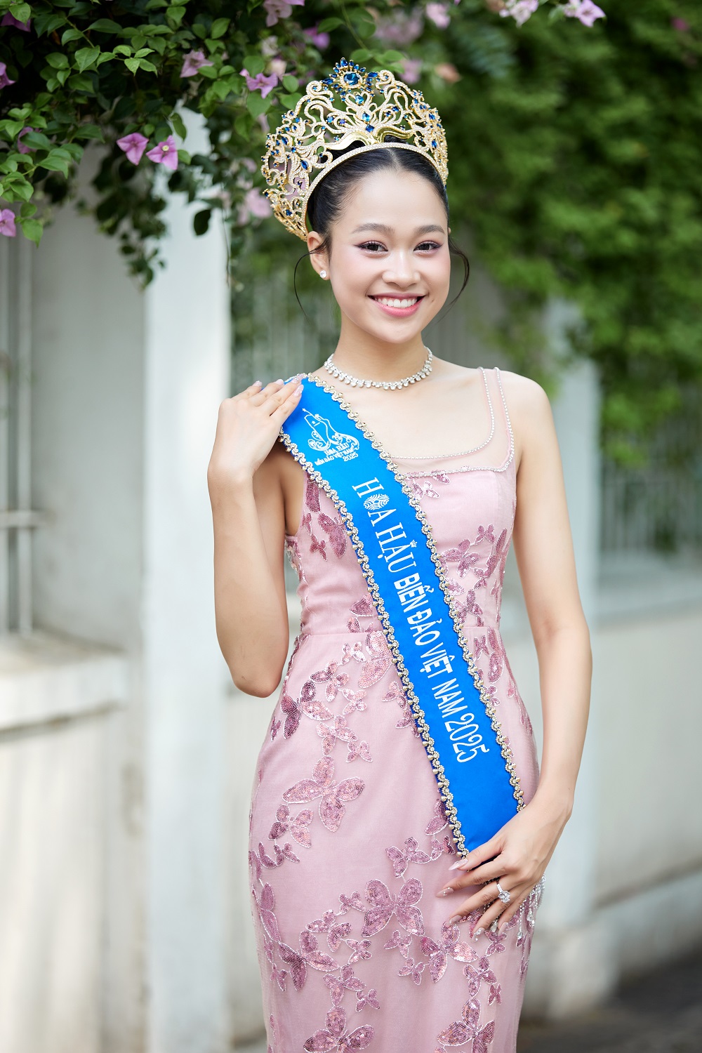 Hoa hậu Mỹ Linh: “Nếu có điều kiện, tôi sẽ đi sửa mũi” - Ảnh 3. Hoa hậu Mỹ Linh: “Nếu có điều kiện, tôi sẽ đi sửa mũi” - Ảnh 3.