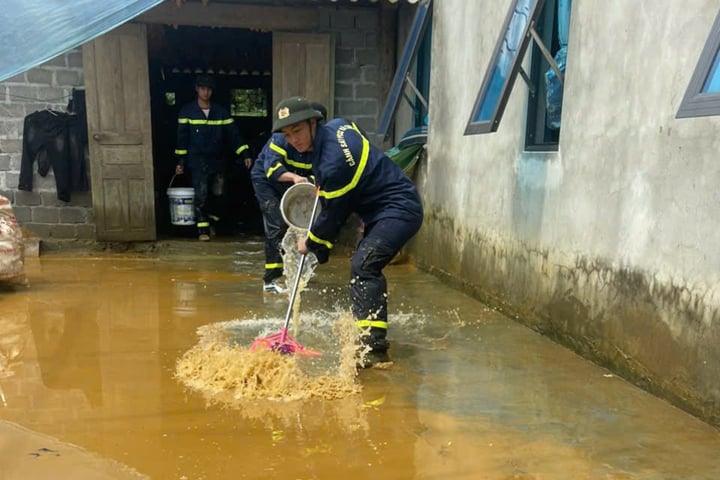 Mưa lớn tại Lai Châu gây ngập lụt và sạt lở nghiêm trọng , người dân Cần sơ tán - Ảnh 4.