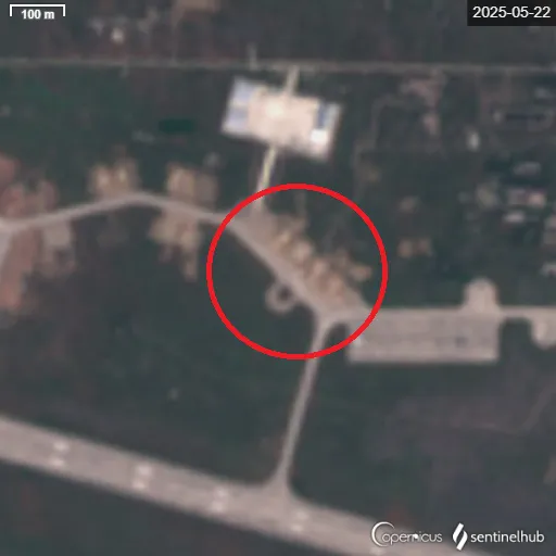 Ảnh vệ tinh tiết lộ động thái bất thường của Nga tại 14 căn cứ không quân - Ảnh 2.