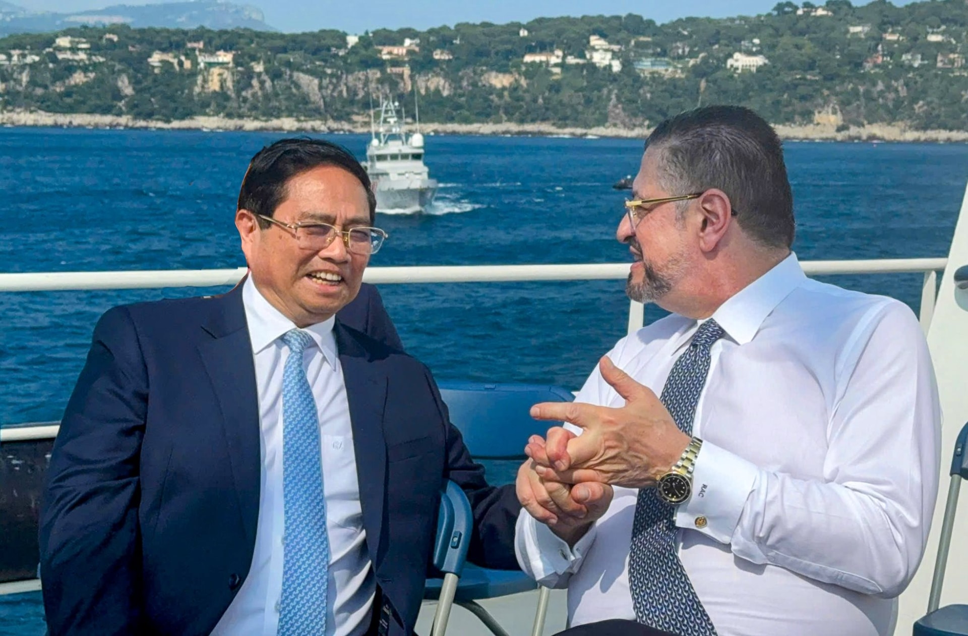 Gặp Thủ tướng, Tổng thống Costa Rica muốn cùng Việt Nam hợp tác phát triển lĩnh vực trị giá 3.000 tỷ USD