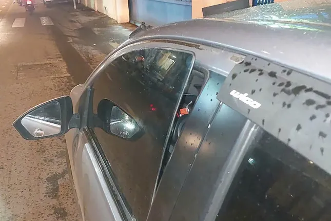 Danh tính người đàn ông chặn ô tô công nghệ ở TPHCM và hành động đập phá - Ảnh 3.