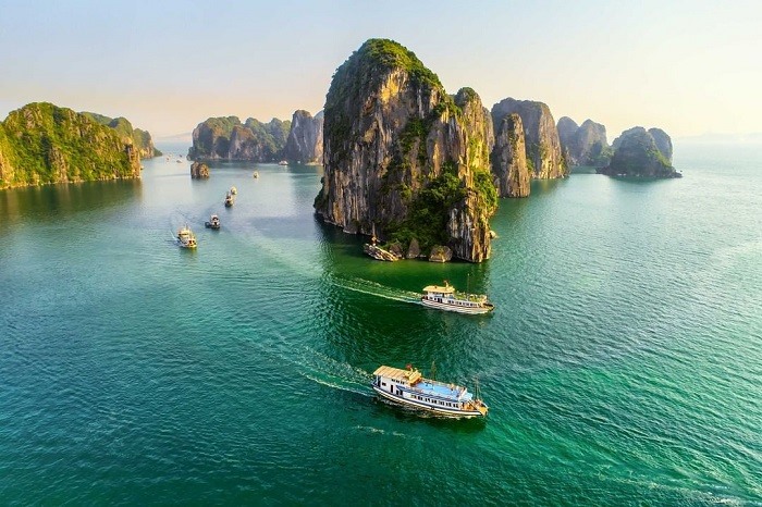 Khách Tây thốt lên về 1 địa danh nổi tiếng của Việt Nam: Đây là nơi chúng tôi ngắm hoàng hôn đẹp nhất - Ảnh 2.
