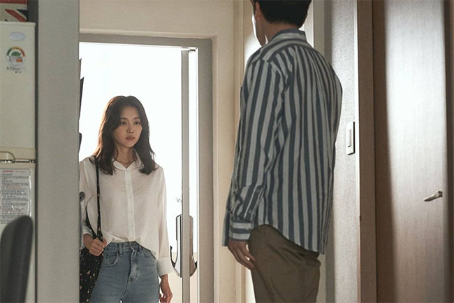Tôi đến ở nhờ nhà chị gái giàu có và phát hiện bí mật kinh khủng sau lời đề nghị khiếm nhã của anh rể- Ảnh 1.