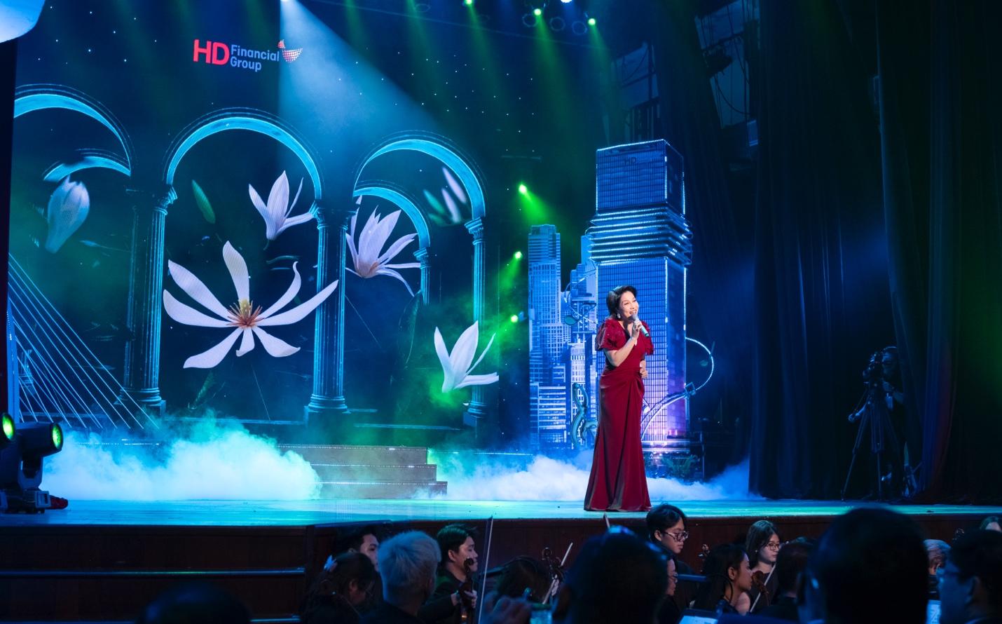 Đêm nhạc “Nguồn cảm hứng bất tận” và những khoảnh khắc không quên - Ảnh 3. Đêm nhạc “Nguồn cảm hứng bất tận” và những khoảnh khắc không quên - Ảnh 3.