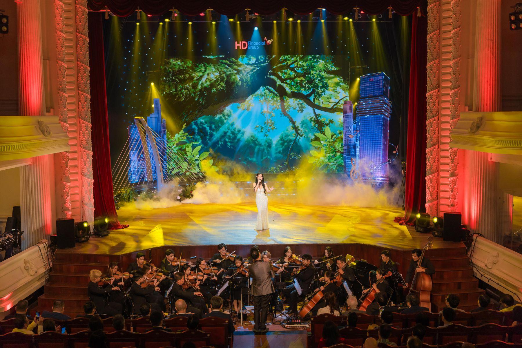 Đêm nhạc “Nguồn cảm hứng bất tận” và những khoảnh khắc không quên - Ảnh 4. Đêm nhạc “Nguồn cảm hứng bất tận” và những khoảnh khắc không quên - Ảnh 4.